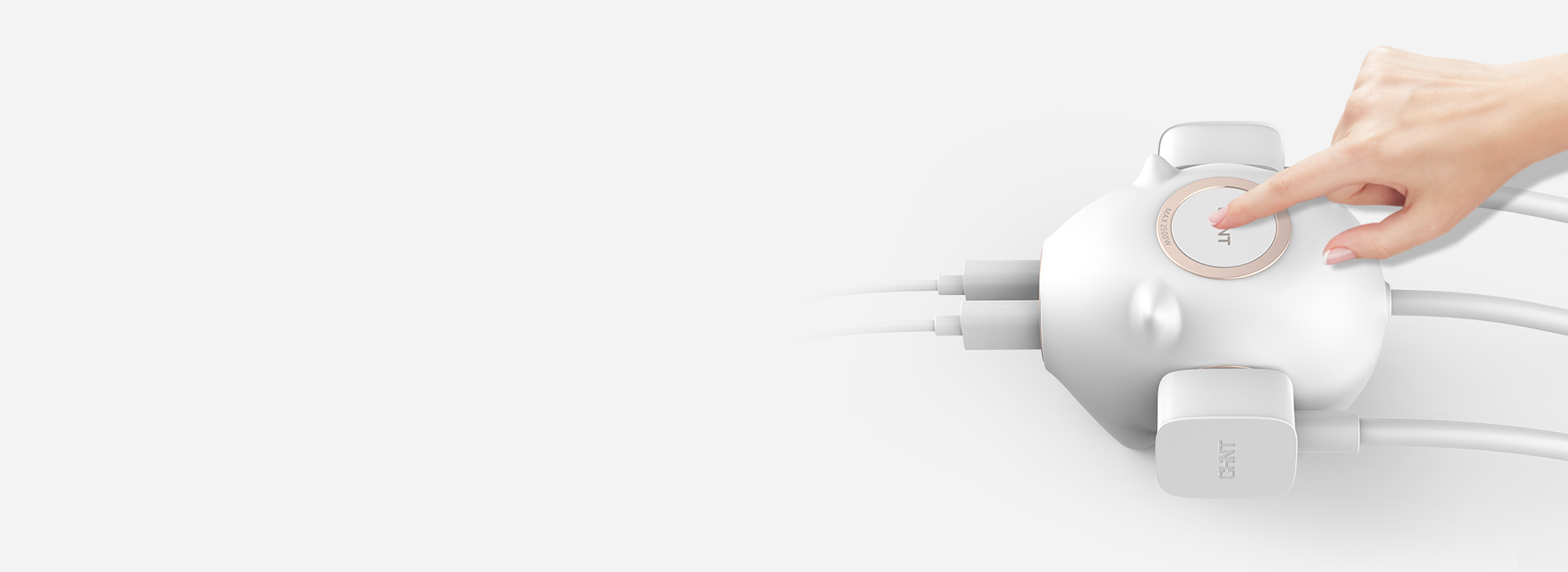 立體集成，雙方位插孔
 創新不止一面。正...