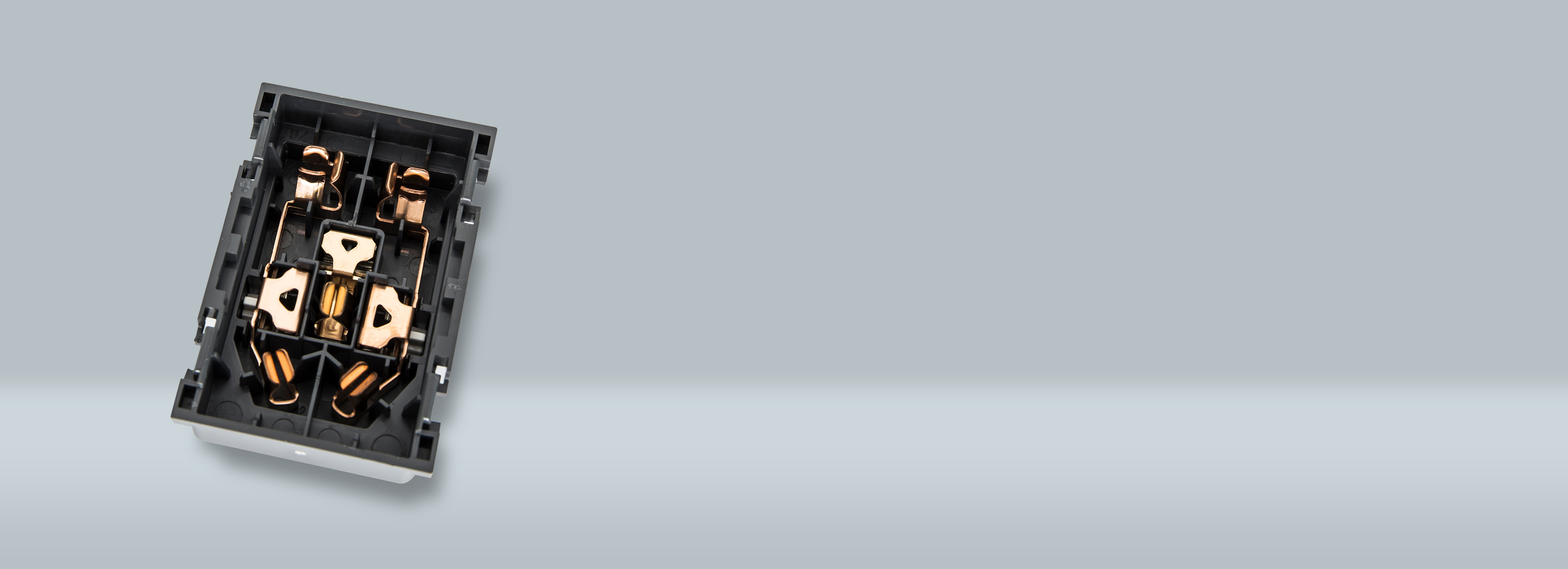 優質銅件，性能優異
 正泰開關NEW9Z...