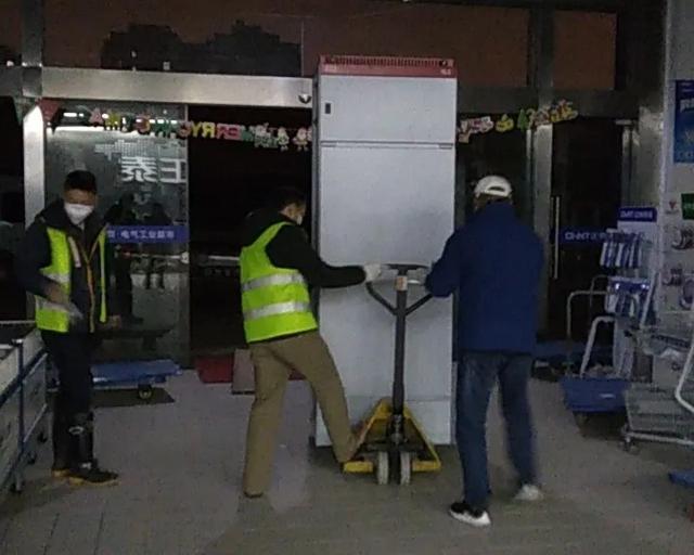 正泰居家致敬“小湯山”醫院援建背后的“逆行者” 正泰居家致敬“小湯山”醫院援建背后的“逆行者”