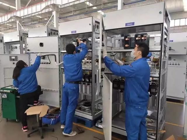 正泰居家致敬“小湯山”醫院援建背后的“逆行者” 正泰居家致敬“小湯山”醫院援建背后的“逆行者”