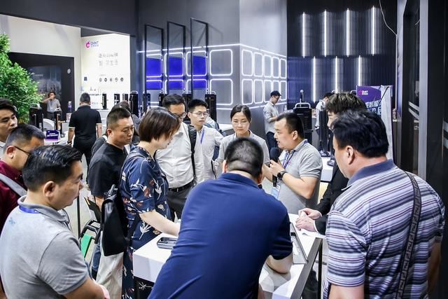 正泰智能鎖登陸永康門博會,助力經(jīng)銷商從零成長 正泰智能鎖登陸永康門博會,助力經(jīng)銷商從零成長