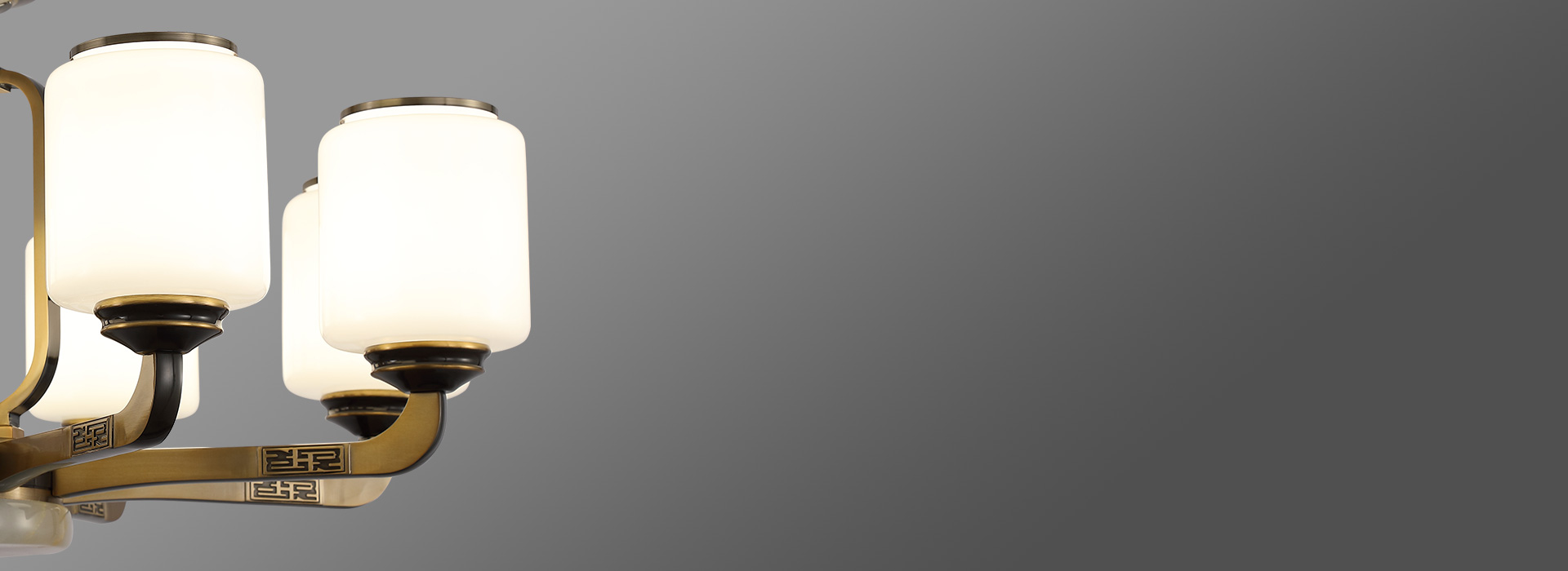 選用玻璃燈罩，光線柔和舒適
 人工吹制的...