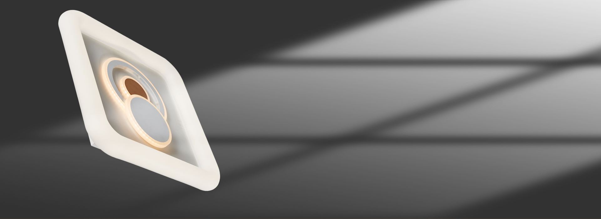 光學面罩，透出柔和好光線
 亞克力材質的...