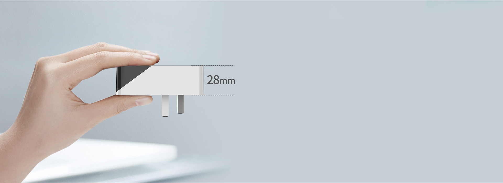 嬌小身形，纖薄不占空間
 厚度僅28mm...