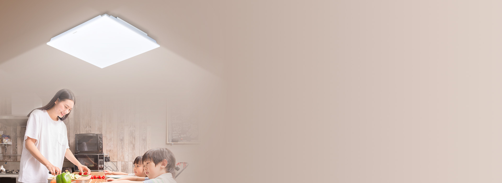 發(fā)光面提升36%
 全屏無邊框設(shè)計(jì)，發(fā)光...